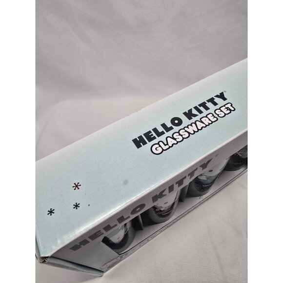 HELLO KITTY Christmas Set Of Four 10 oz(295 ml) Each Glass Cups - Picture 11 of 11